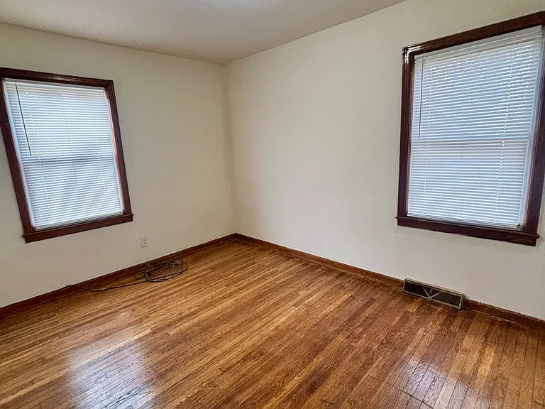 1700 Sonne Ave — Photo 8