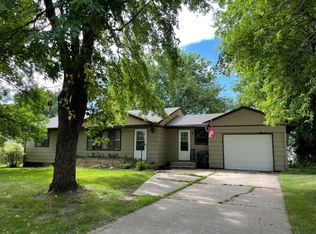 311 E 7th St, Adrian, MN 56110