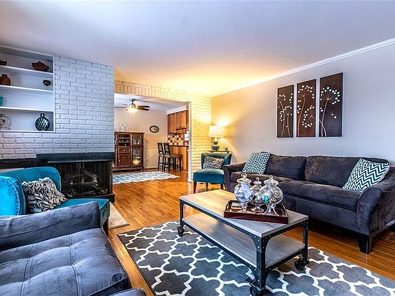 5th image of 82 Suzette Dr