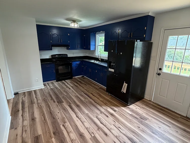 1117 Pine Ave — Photo 3
