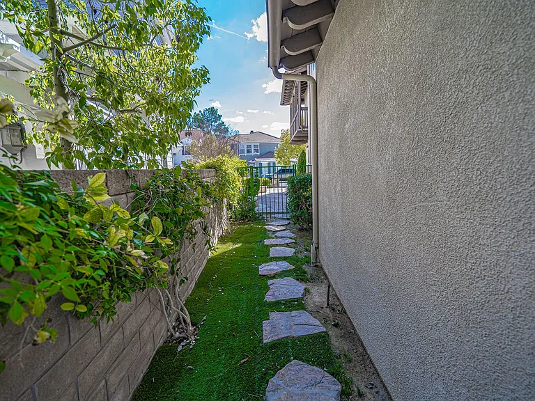 23917 Lakeside Rd — Photo 36
