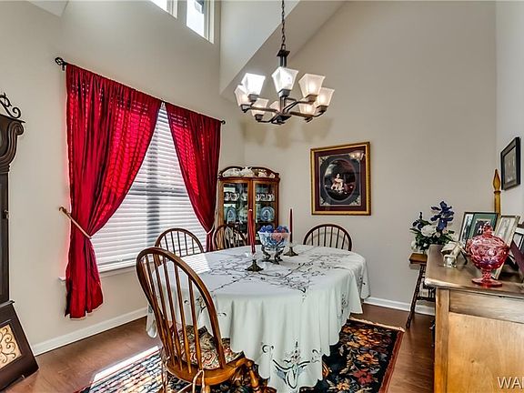 4th image of 2735 Lily Cir