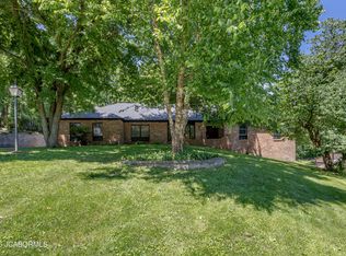320 Fox Creek Rd, Jefferson City, MO 65109