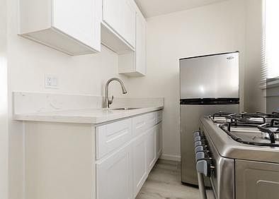 1st image of 540 W 49th St #1