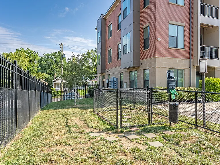 DeSales Flats Apartments* — Photo 36
