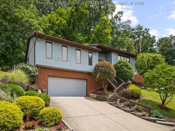 808 Echo Rd, South Charleston, WV 25303
