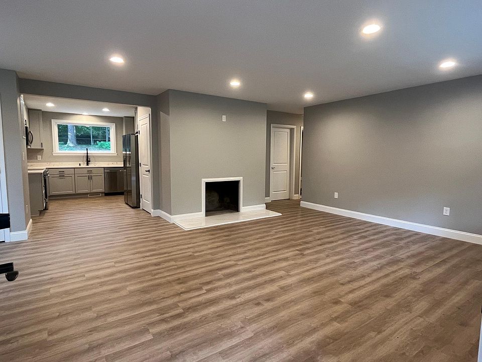 Open concept kitchen/dining/living room