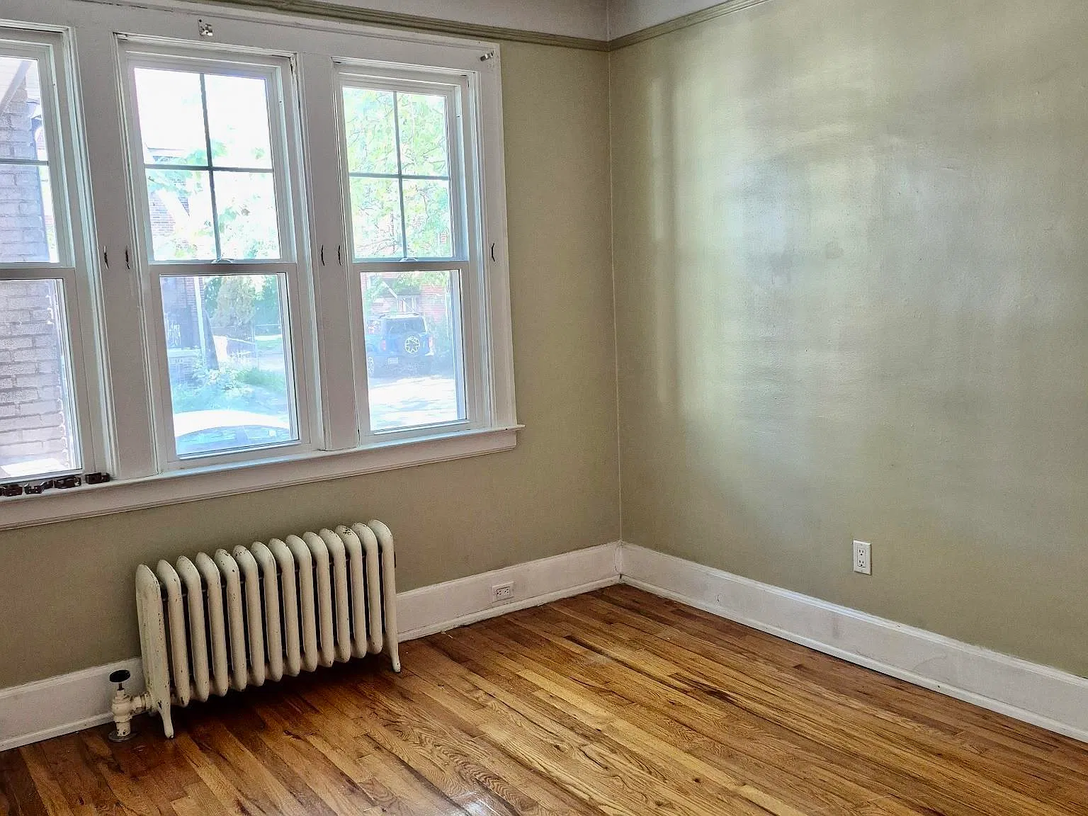 2 bed, 1.0 bath, 800 sqft, $1,100 — Photo 3