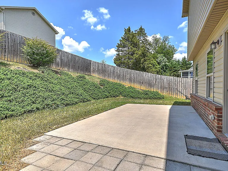 1092 Aberlea Valley Cir — Photo 34
