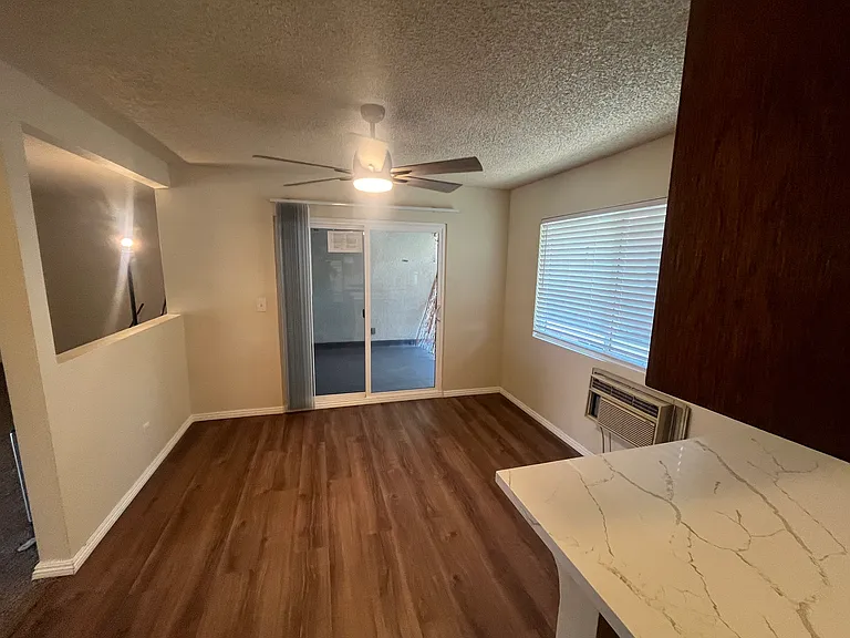 1961 Evergreen St #1965 — Photo 7