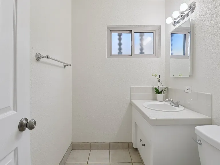 La Jollan Townhomes — Photo 51