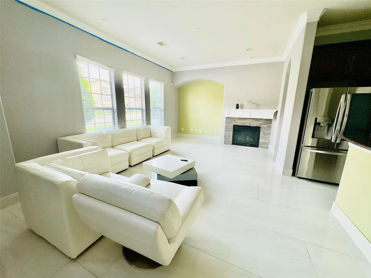 3 bed, 2.5 bath, 2065 sqft, $2,500 — Photo 3