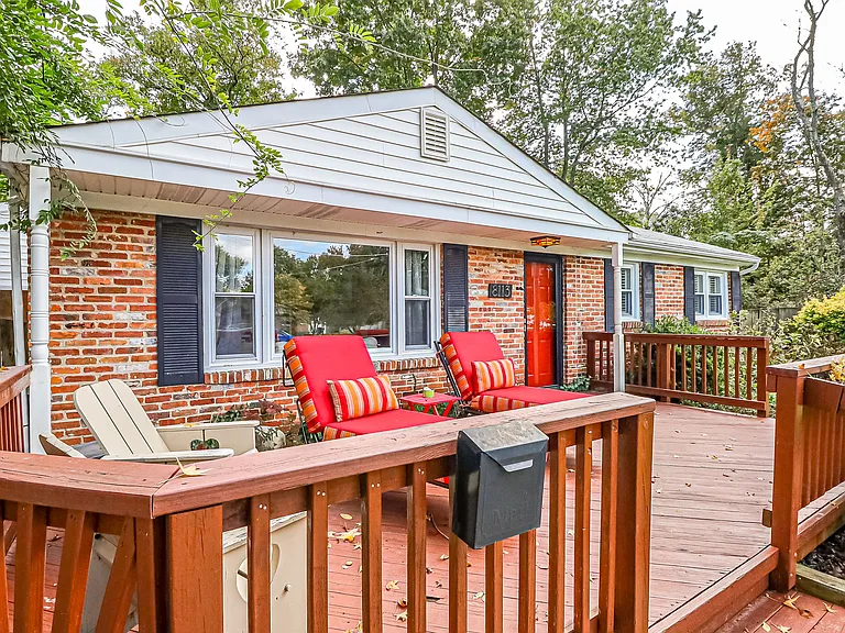 8113 Carlyle Pl — Photo 2