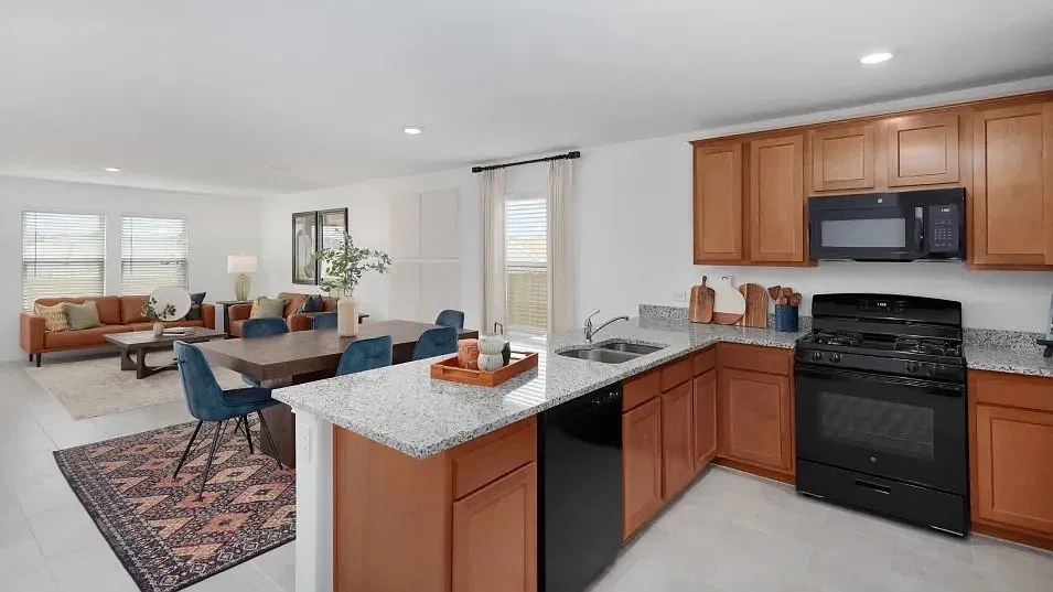 3 bed, 1464 sqft, $2,250 — Photo 2