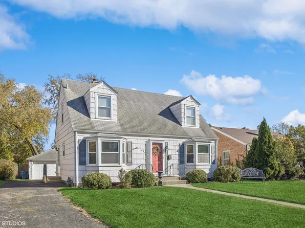 299 N Oak St, Elmhurst, IL 60126