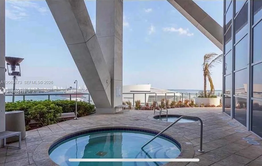 Marinablue Condo — Photo 3