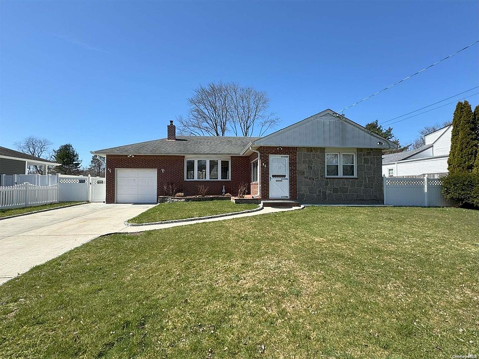 1st image of 16 Whittier Drive