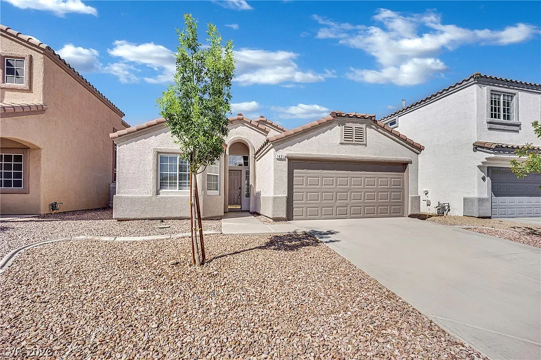 3 bed, 2.0 bath, 1612 sqft, $2,200 — Photo 4