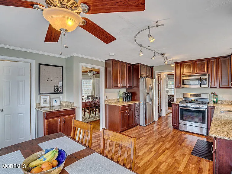 111 Beacon Blvd — Photo 20