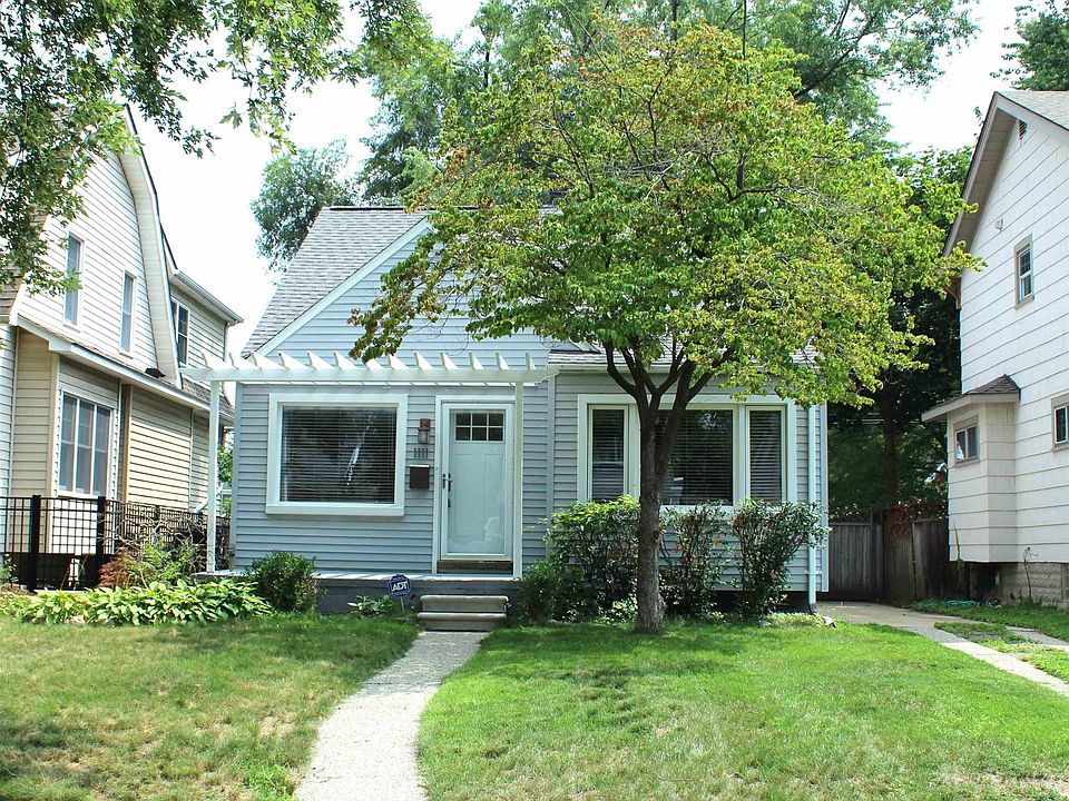 1st image of 1111 Longfellow Ave