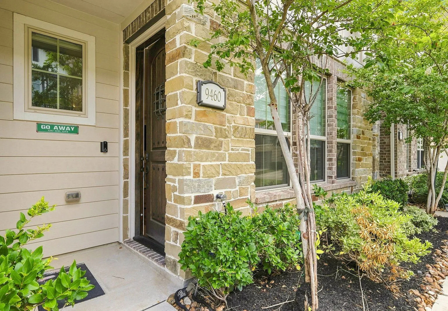 3 bed, 2.5 bath, 1550 sqft, $2,200 — Photo 4