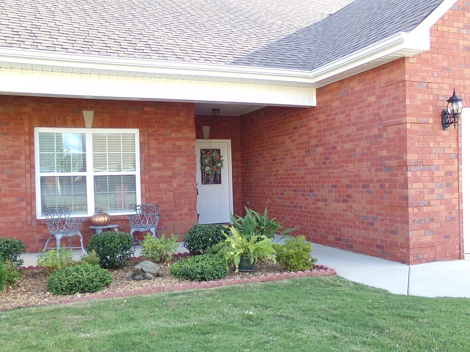 1st image of 144 Chase Cir