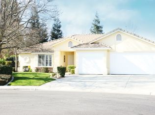 301 Windsor Park Dr, Bakersfield, CA