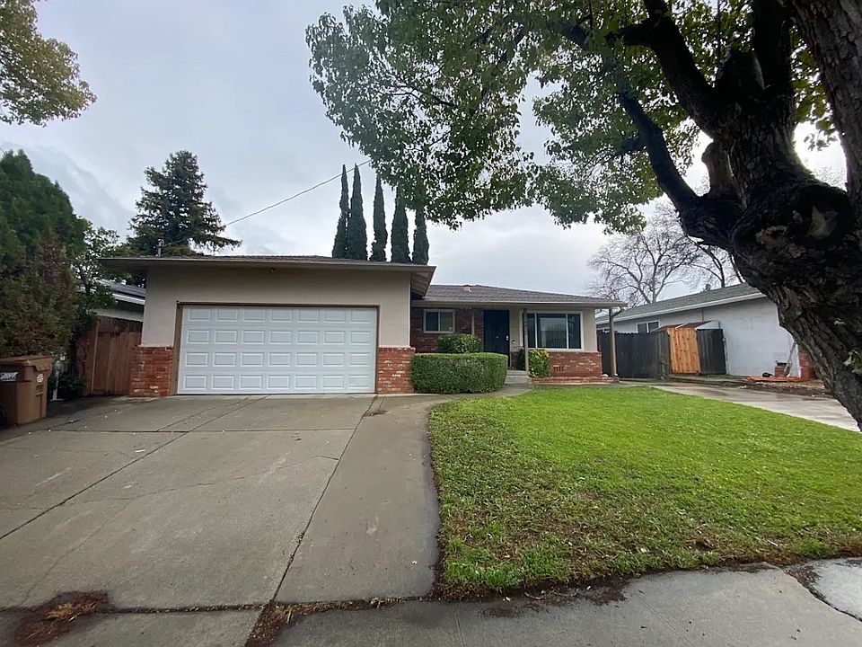 1st image of 4829 Eisenhower Way