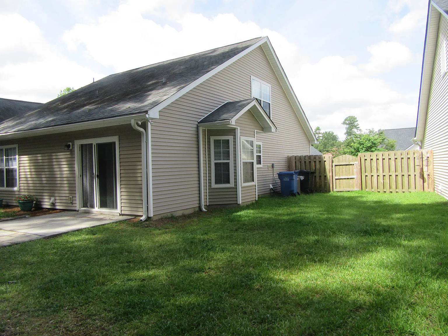 3 bed, 3.0 bath, 1650 sqft, $2,350 — Photo 4