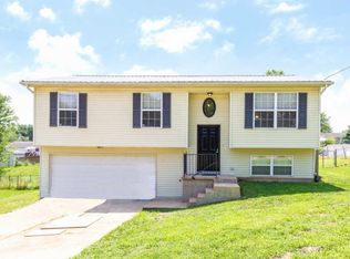 1067 Mitchell Way, Pacific, MO 63069