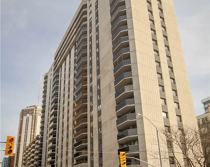 470 Laurier Ave W #403 — Photo 1