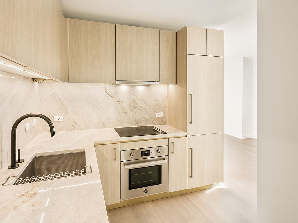 1st image of 250 W 19th St APT 3G