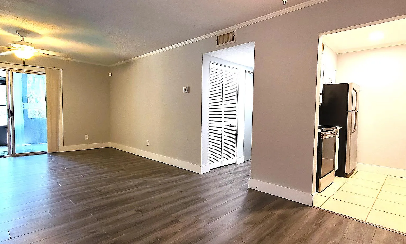 2 bed, 1003 sqft, $1,380 — Photo 4