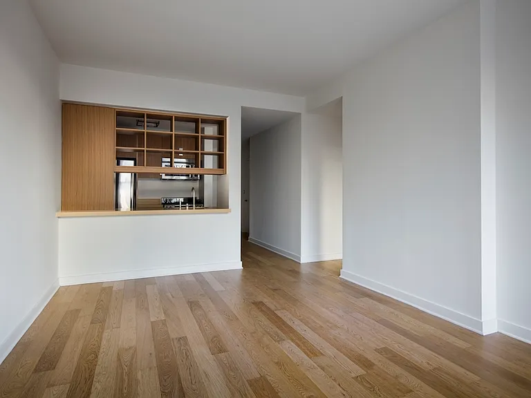450 W 17th St #723 — Photo 4