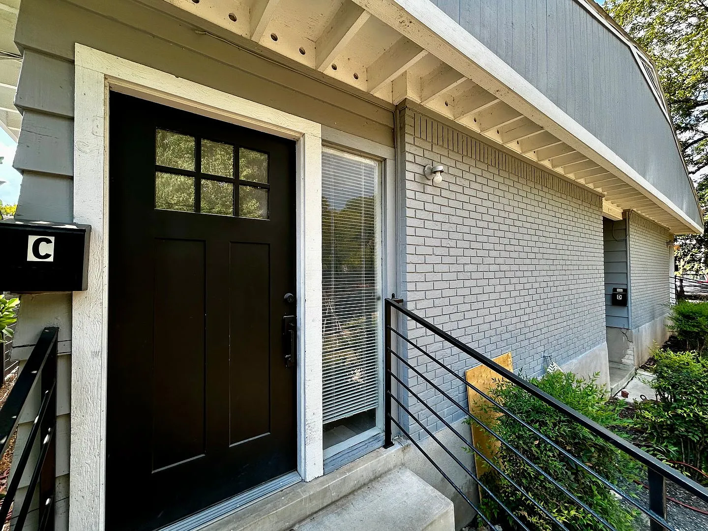3304 Tom Green Unit C — Photo 2
