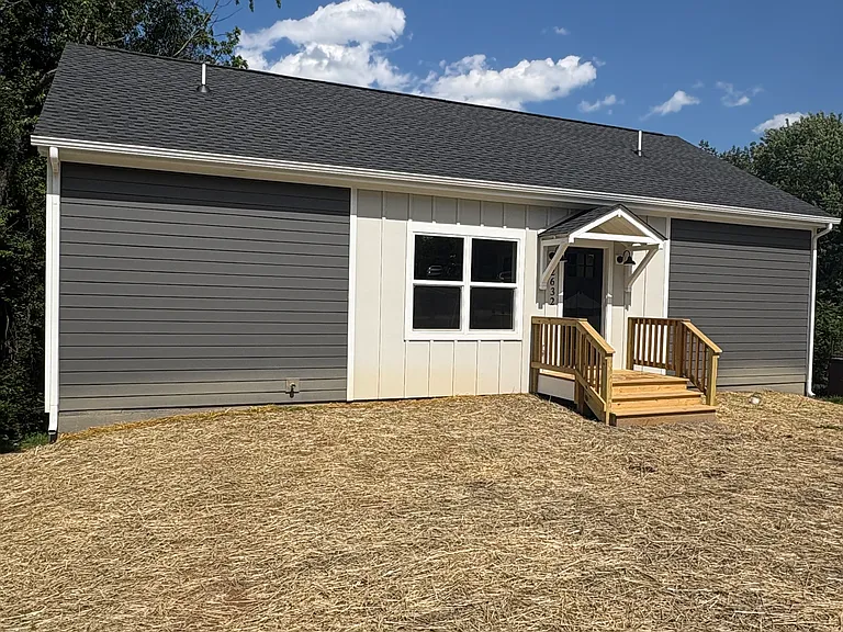 2632 Hydraulic Rd — Photo 4