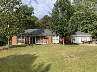 76 Windsor Pl, Smiths Station, AL 36877