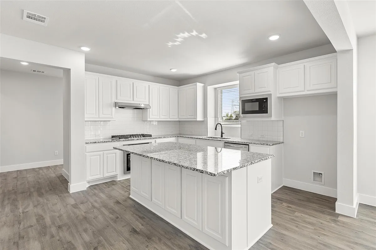 Building Photo - 809 Meadow Spring Ln