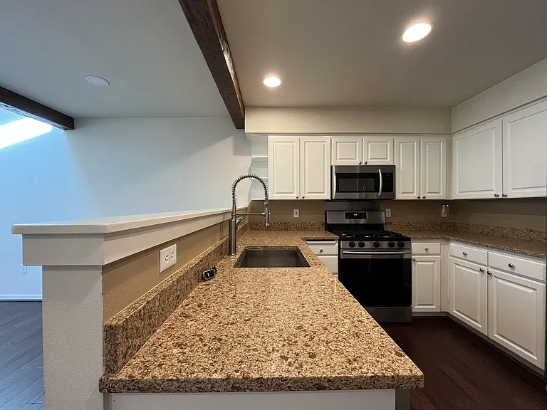 10272 NW Alder Grove Ln — Photo 8