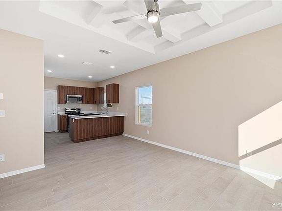 3rd image of 914 N Spruce St #1