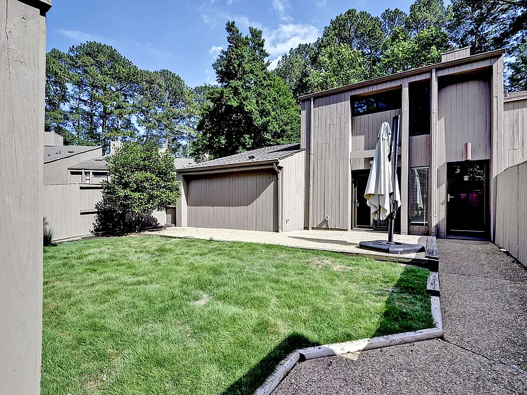 106 Harrops Gln — Photo 34
