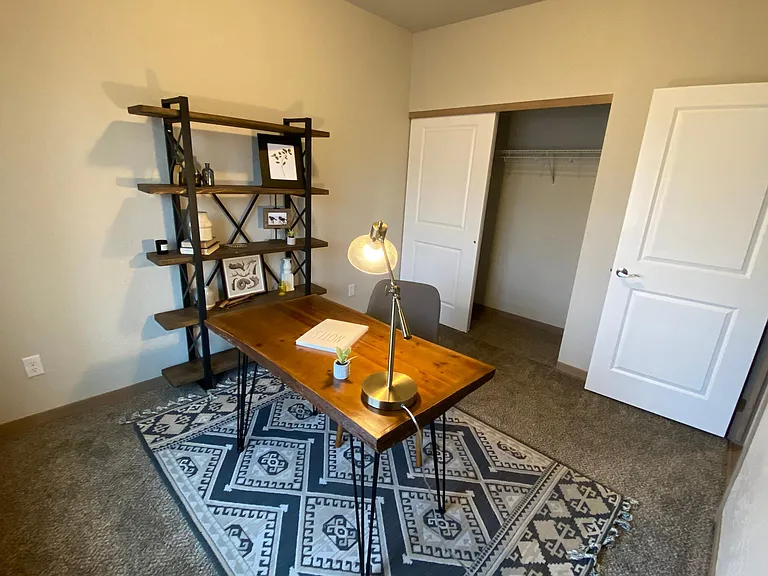 West Meadows Villas — Photo 10