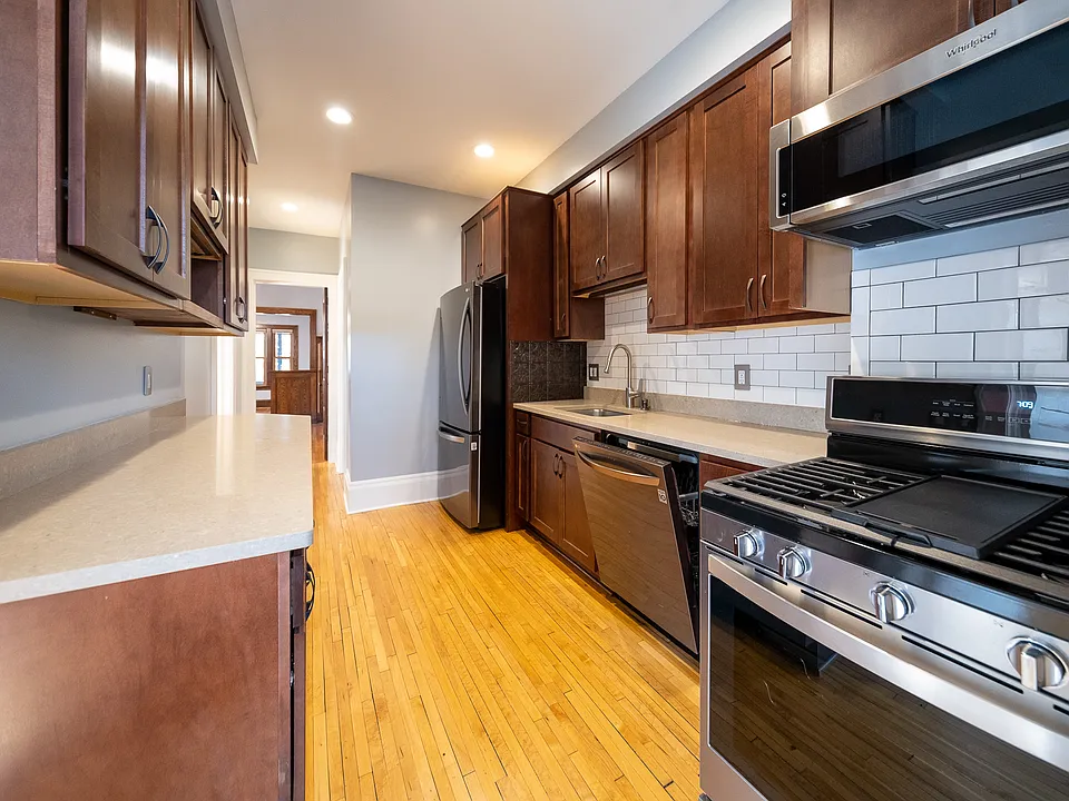 57 Melbourne Ave SE #1W