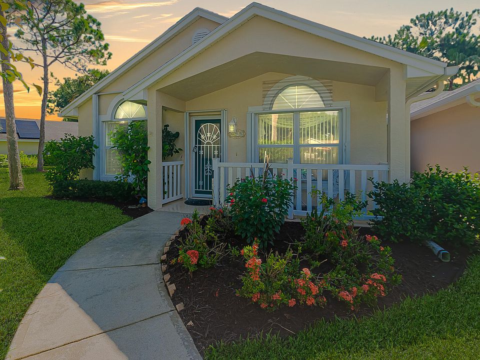 1st image of 695 NW San Remo Circle