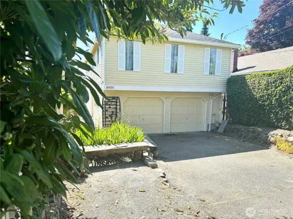 8605 Meridian Avenue N, Seattle, WA 98103