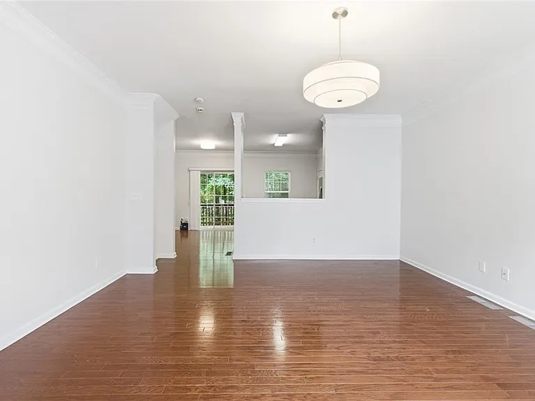 6710 Stoneleigh Way — Photo 9