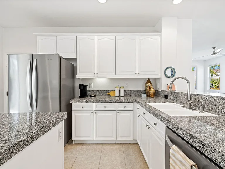 48584 Anastacia Ct — Photo 18