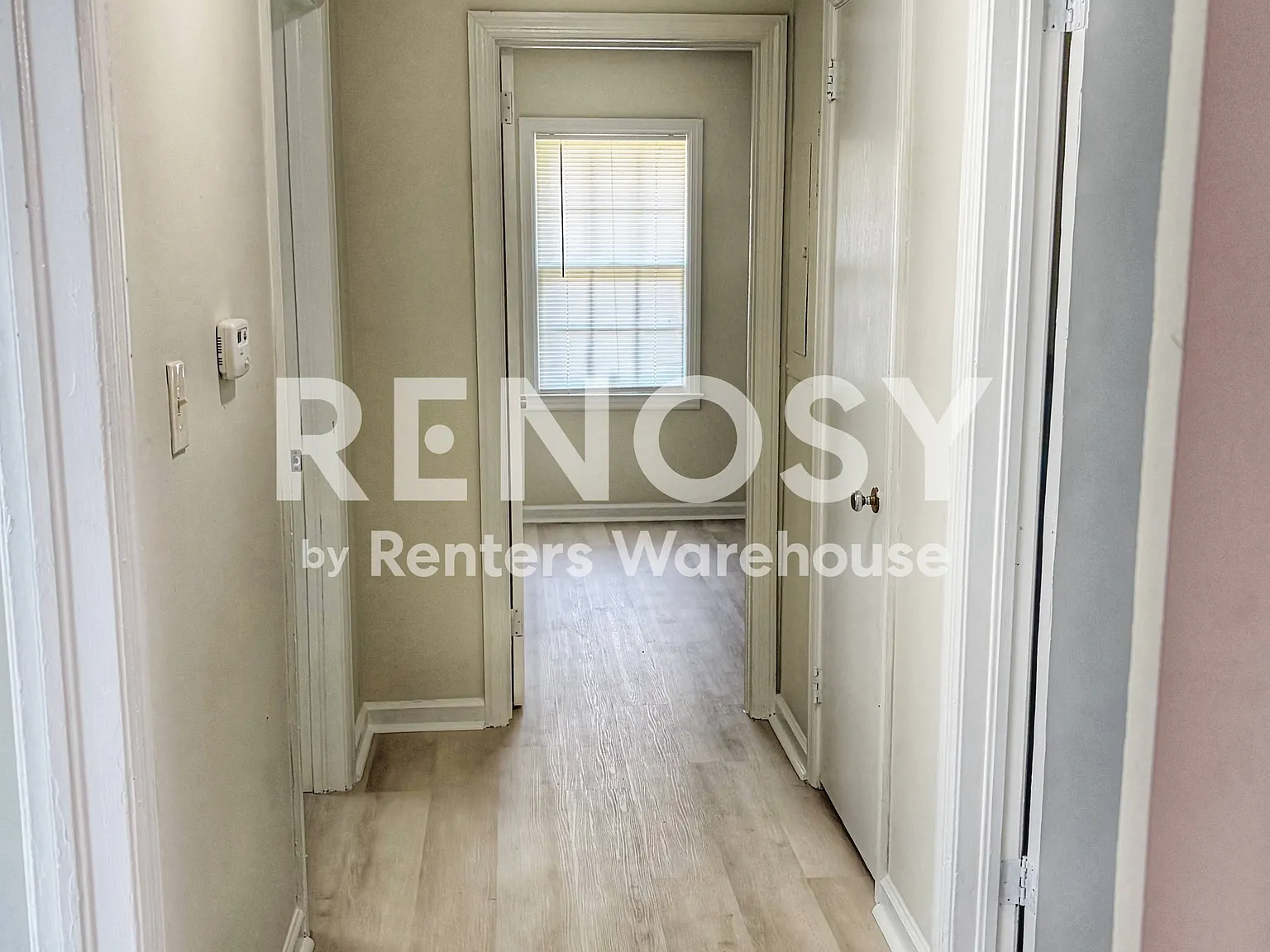 Lovely ranch home in convenient to Highway — Photo 3
