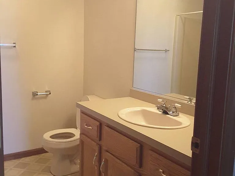 213 Stonewall Ct — Photo 9
