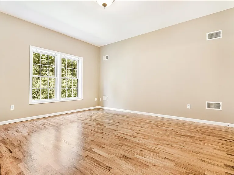 58 Alexander Ct — Photo 29